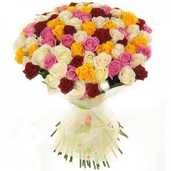картинка Букет из разноцветных роз в фетре от магазина daflor