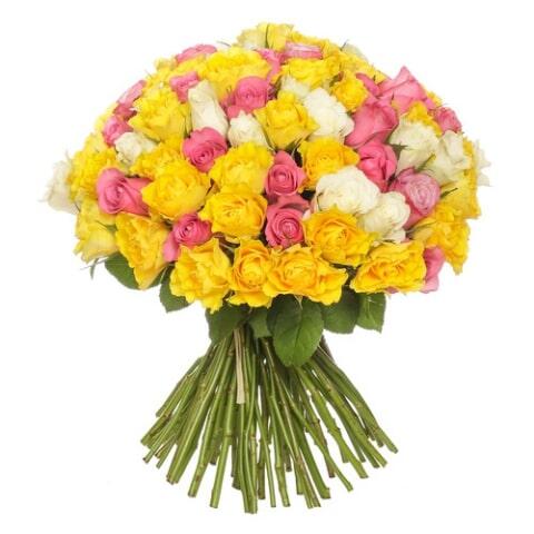 картинка Букет из желтых, белых и розовых роз от магазина daflor