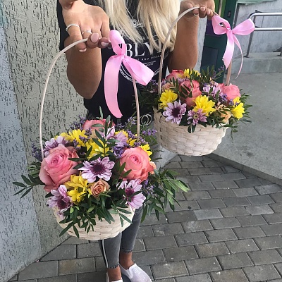 Корзина с цветами К163