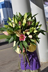 Большой букет из лилий