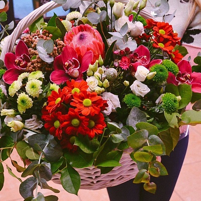 Корзина с цветами К144