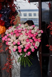 Букет-микс из кустовых роз Р710