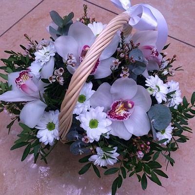 Корзина с цветами К133