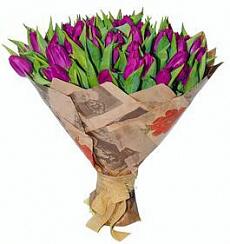 Букет "Фиолетовые тюльпаны в крафт бумаге"