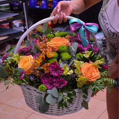 Корзина с цветами К152